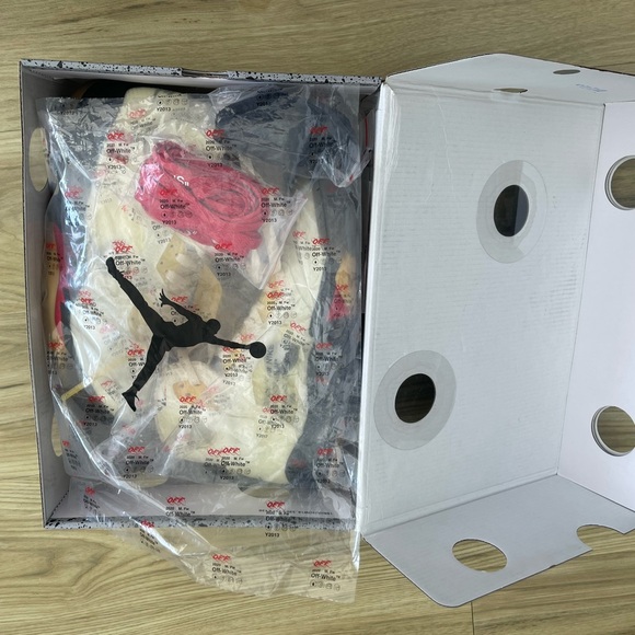 Jordan 5 “Off-White” - Picture 9 of 13